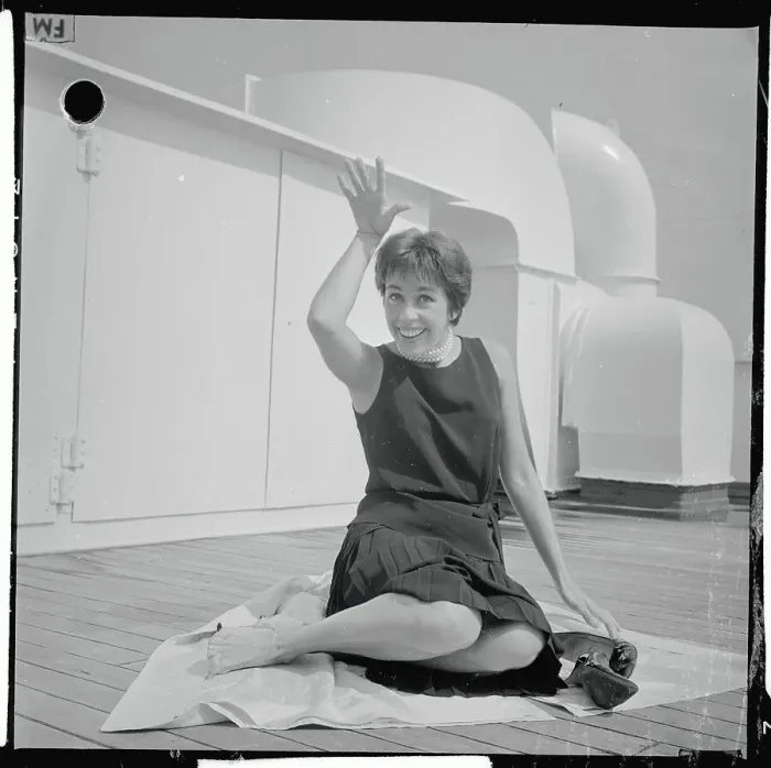 : Portrait of Carol Burnett Waving : Portrait of Carol Burnett Waving