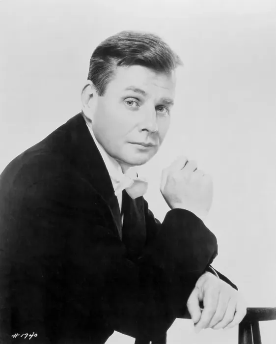 Framed Print : Portrait of conductor Robert Shaw