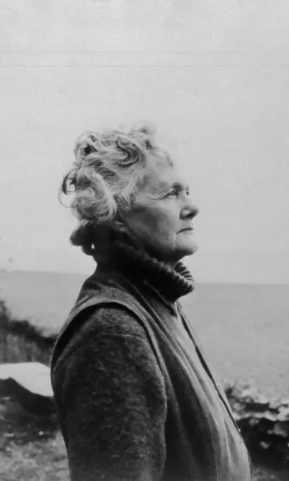 Framed Print : Portrait of Daphne du Maurier