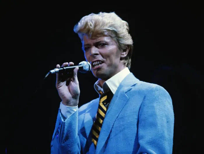 Framed Print : Portrait of David Bowie Singing Framed Print : Portrait of David Bowie Singing