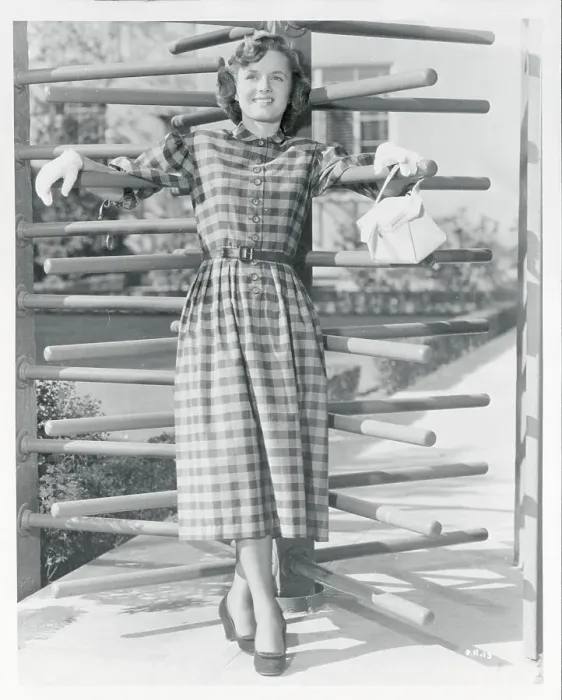 Framed Print : Portrait of Debbie Reynolds