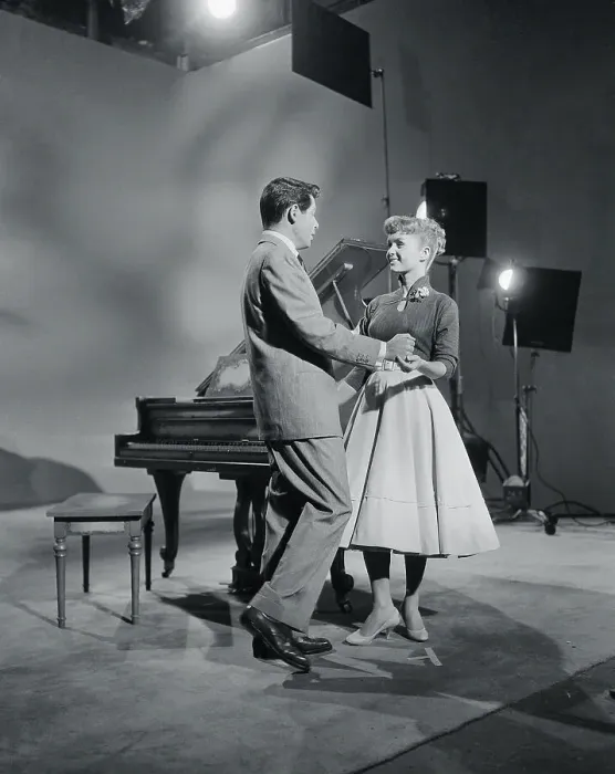 Framed Print : Portrait of Debbie Reynolds and Eddie Fisher Dancing Framed Print : Portrait of Debbie Reynolds and Eddie Fisher Dancing