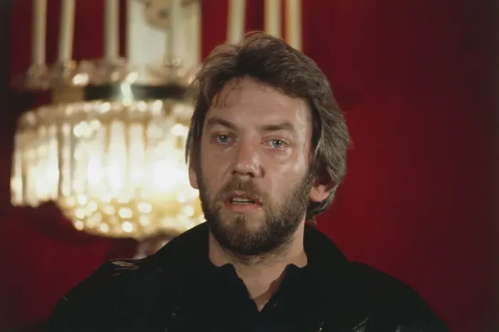 Framed Print : Portrait of Donald Sutherland Framed Print : Portrait of Donald Sutherland