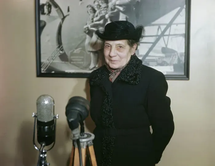 Framed Print : Portrait of Dr. Lise Meitner Framed Print : Portrait of Dr. Lise Meitner