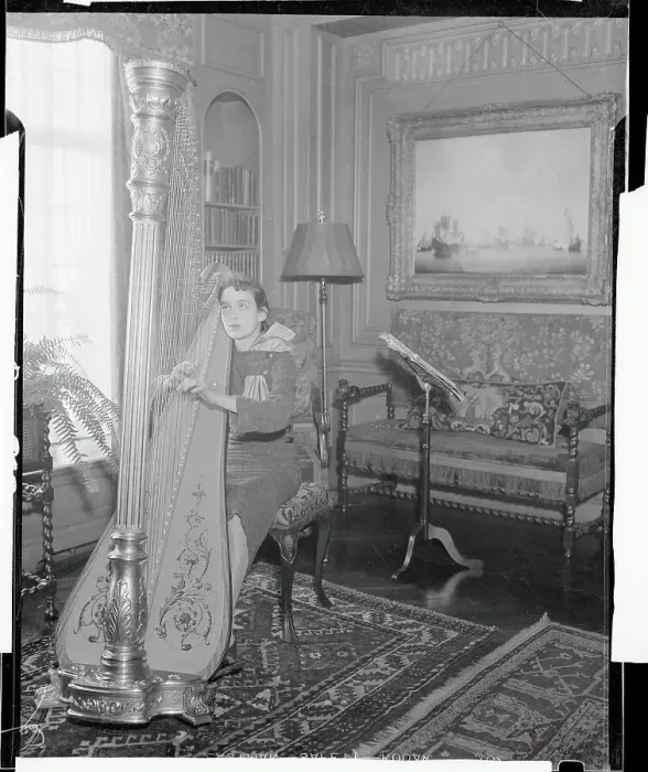 Framed Print : Portrait of Edith Kingdon Gould Framed Print : Portrait of Edith Kingdon Gould