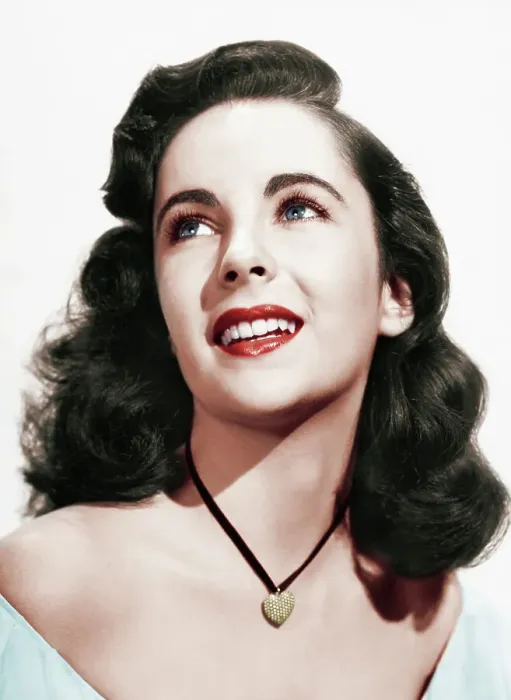 Framed Print : Portrait Of Elizabeth Taylor Framed Print : Portrait Of Elizabeth Taylor