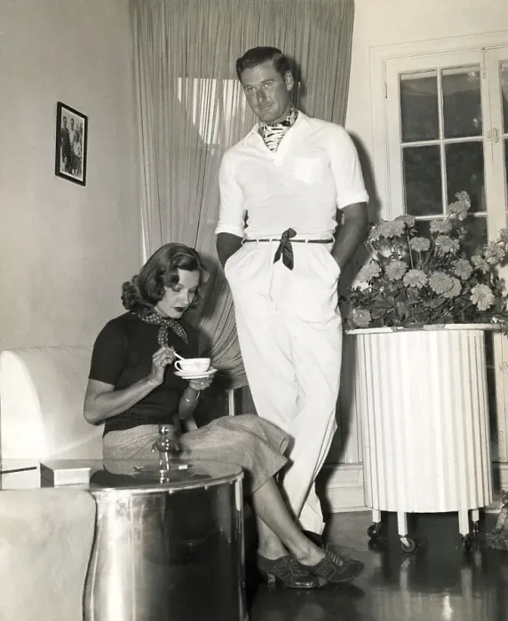 Framed Print : Portrait of Errol Flynn and Lili Damita Framed Print : Portrait of Errol Flynn and Lili Damita