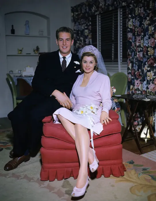 Framed Print : Portrait of Esther Williams and New Hubby Framed Print : Portrait of Esther Williams and New Hubby