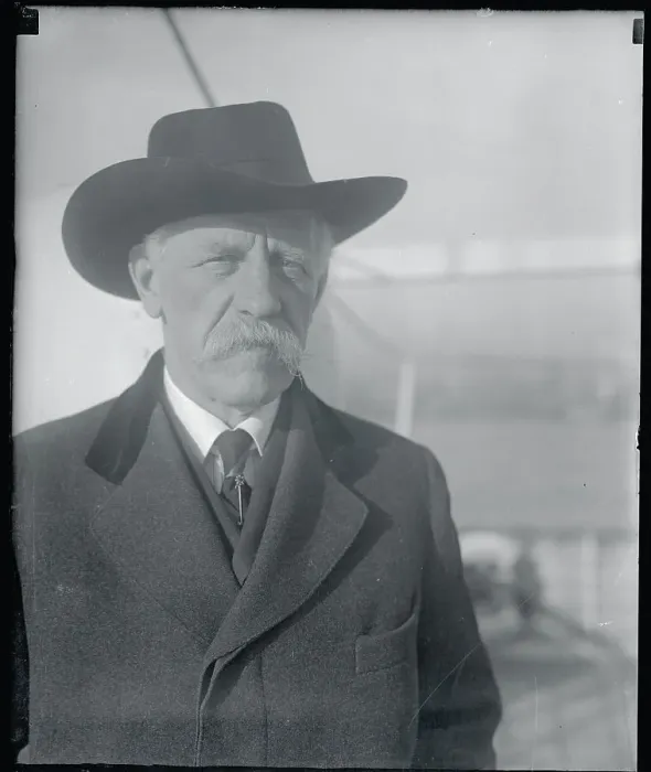Framed Print : Portrait of Explorer Frithiof Nansen Framed Print : Portrait of Explorer Frithiof Nansen