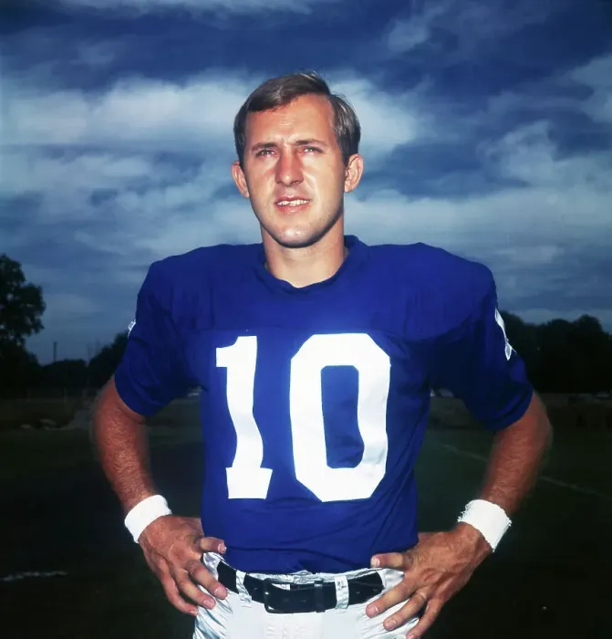 Framed Print : Portrait of Fran Tarkenton Framed Print : Portrait of Fran Tarkenton