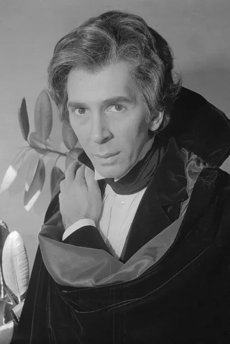 Framed Print : Portrait of Frank Langella as Dracula Framed Print : Portrait of Frank Langella as Dracula