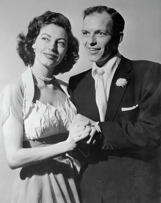 Framed Print : Portrait of Frank Sinatra and Ava Gardner Framed Print : Portrait of Frank Sinatra and Ava Gardner