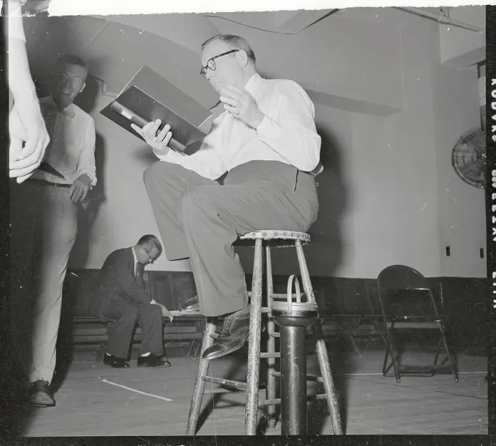 : Portrait of Fred Allen Reading Script : Portrait of Fred Allen Reading Script