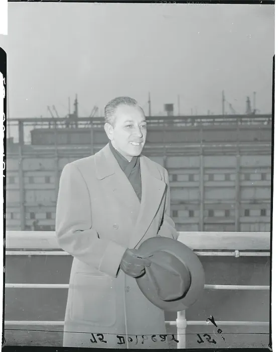 Framed Print : Portrait of George Raft Framed Print : Portrait of George Raft