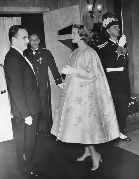 Framed Print : Portrait of Grace Kelly Prince Rainier Framed Print : Portrait of Grace Kelly Prince Rainier