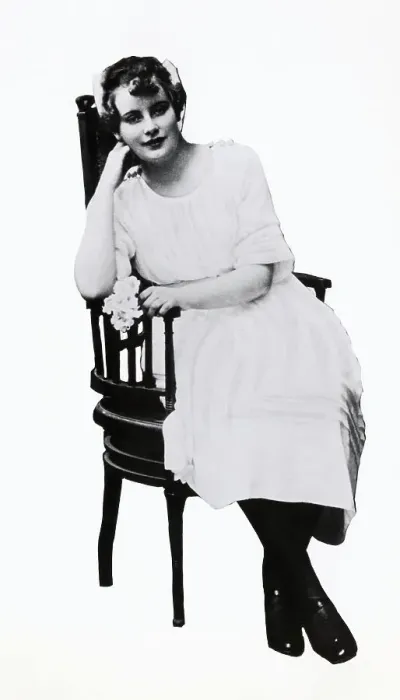 Framed Print : Portrait of Greta Garbo Framed Print : Portrait of Greta Garbo