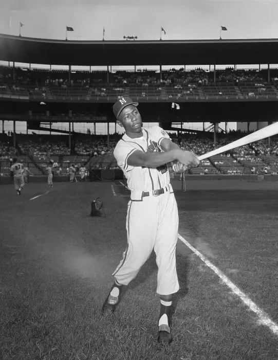 Framed Print : Portrait of Hank Aaron Framed Print : Portrait of Hank Aaron