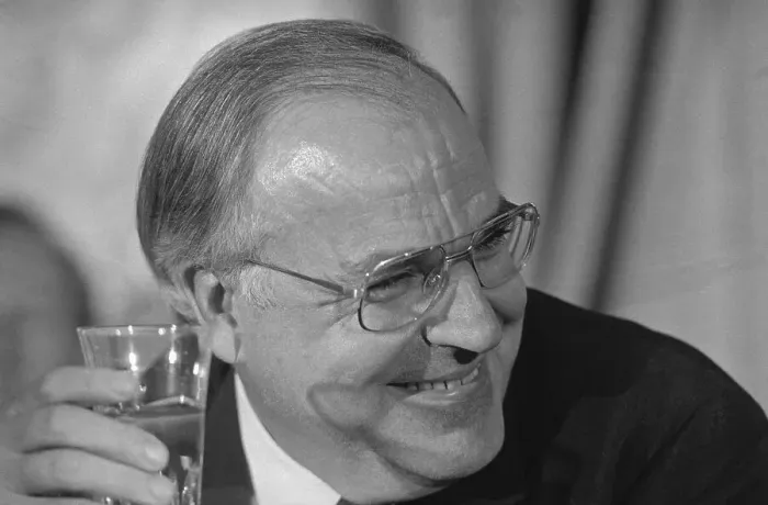 Framed Print : Portrait of Helmut Kohl Framed Print : Portrait of Helmut Kohl