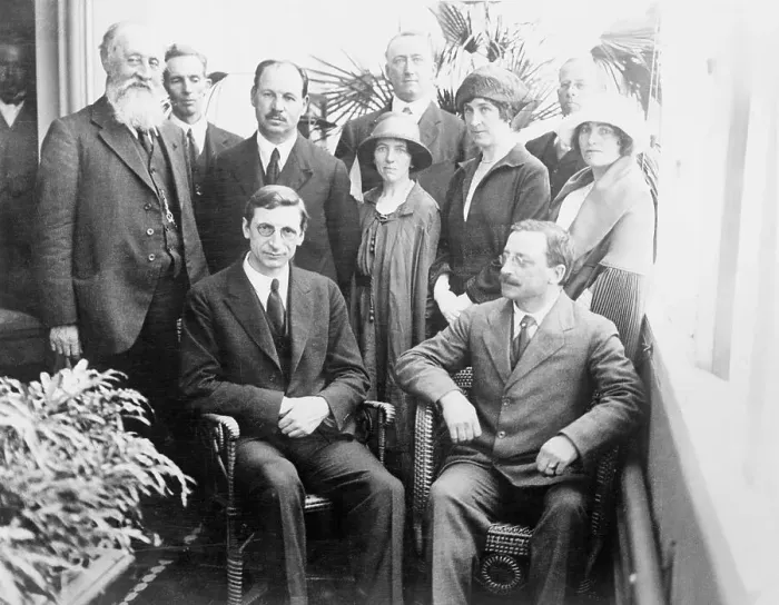 Framed Print : Portrait of Irish Peace Delegation of Nineteen Twenty One Framed Print : Portrait of Irish Peace Delegation of Nineteen Twenty One