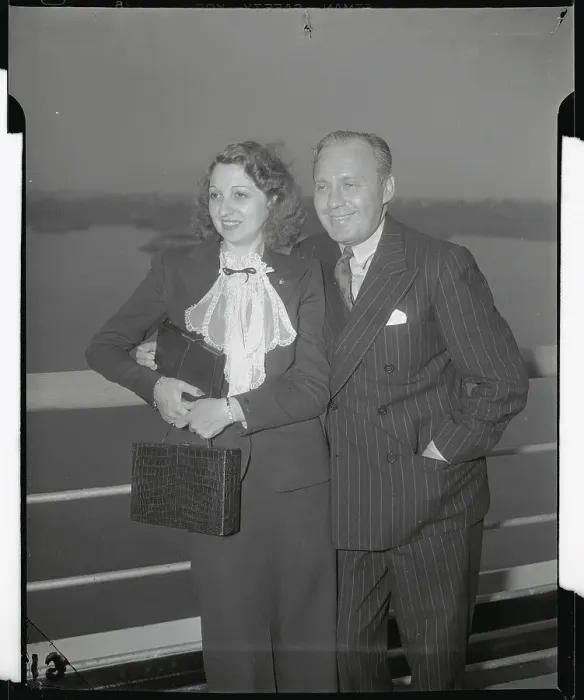 Framed Print : Portrait of Jack Benny and Mary Livingston Framed Print : Portrait of Jack Benny and Mary Livingston