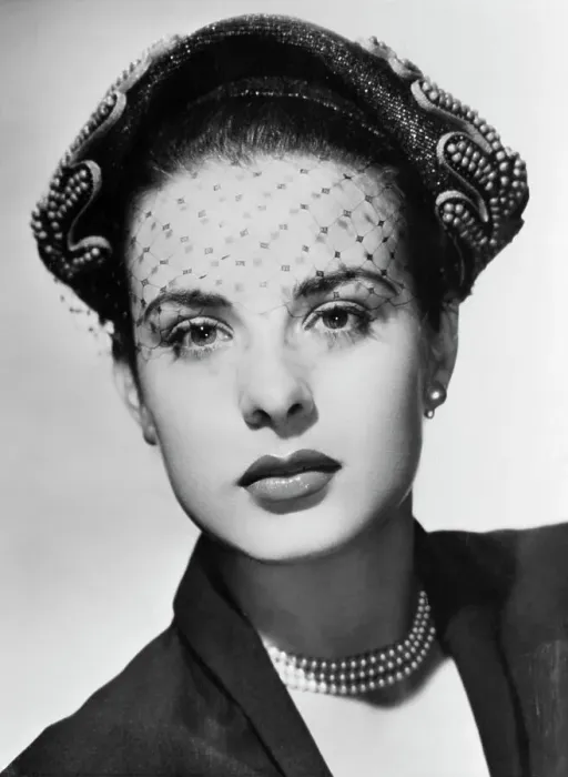 Framed Print : Portrait of Jean Peters Framed Print : Portrait of Jean Peters