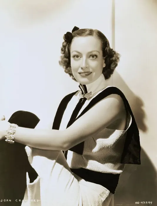 Framed Print : Portrait of Joan Crawford Framed Print : Portrait of Joan Crawford