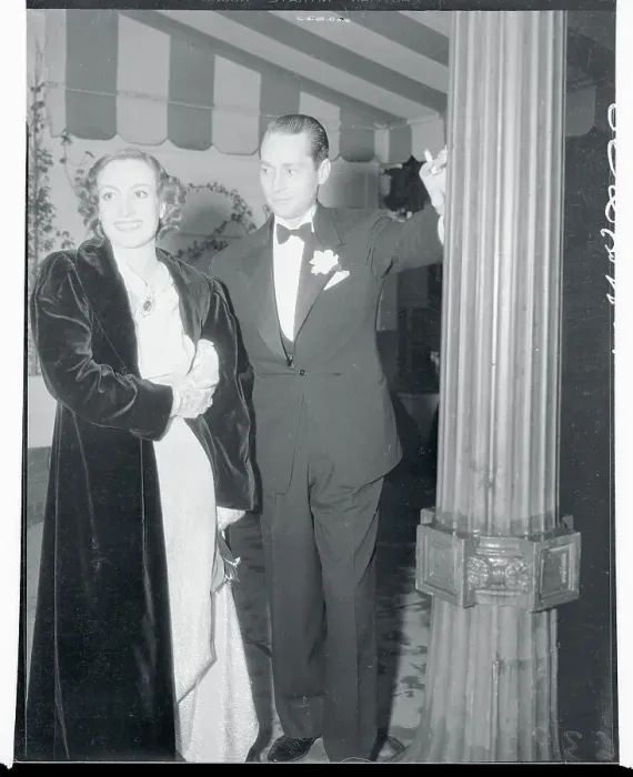Framed Print : Portrait of Joan Crawford and Franchot Tone Framed Print : Portrait of Joan Crawford and Franchot Tone