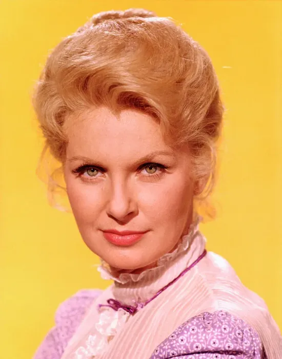 Framed Print : Portrait of Joanne Woodward Framed Print : Portrait of Joanne Woodward