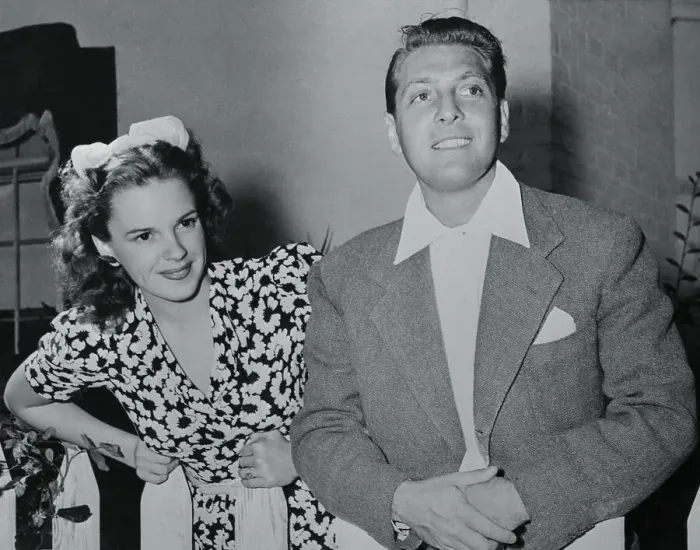 Framed Print : Portrait of Judy Garland and David Rose After Their Wedding Framed Print : Portrait of Judy Garland and David Rose After Their Wedding