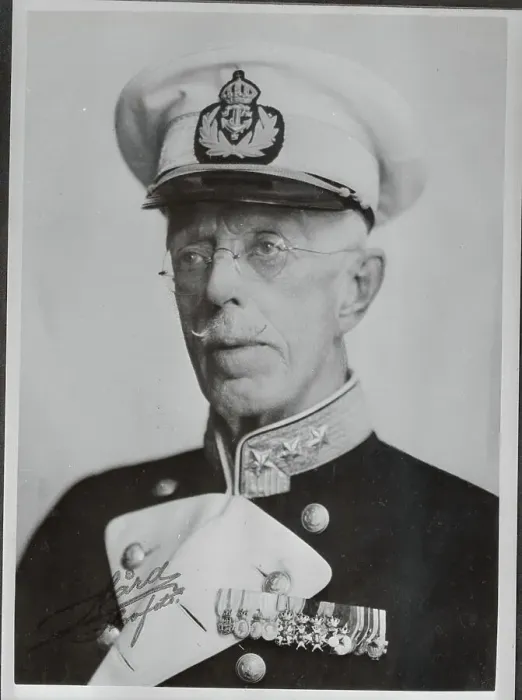 Framed Print : Portrait of King Gustav Framed Print : Portrait of King Gustav