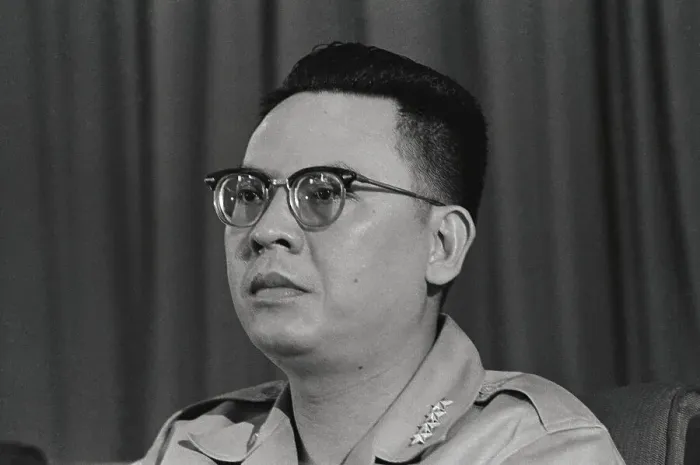 Framed Print : Portrait of L. Gen. Tran Thien Khiem Framed Print : Portrait of L. Gen. Tran Thien Khiem