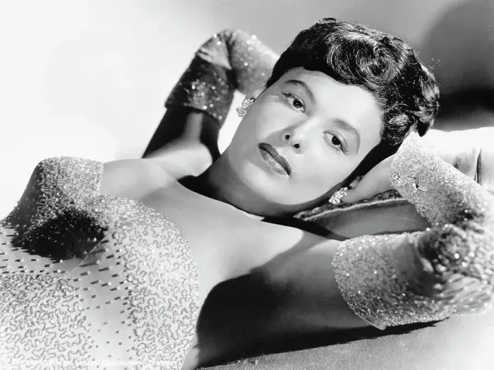 Framed Print : Portrait of Lena Horne Framed Print : Portrait of Lena Horne