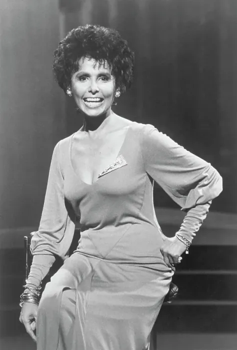 Framed Print : Portrait of Lena Horne with Hand on Hip Framed Print : Portrait of Lena Horne with Hand on Hip