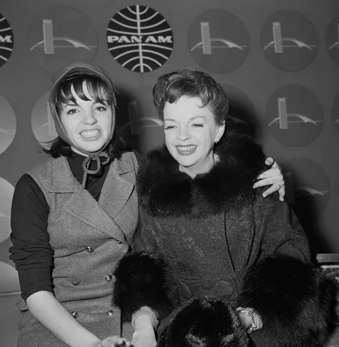 Framed Print : Portrait of Liza Minnelli and Judy Garland Framed Print : Portrait of Liza Minnelli and Judy Garland