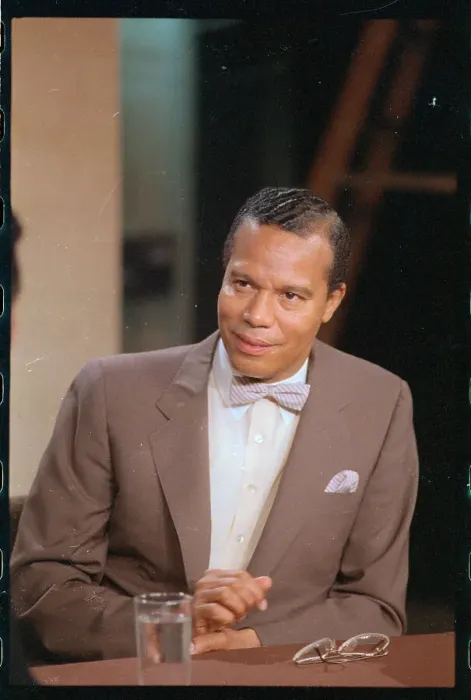 Framed Print : Portrait of Louis Farrakhan Framed Print : Portrait of Louis Farrakhan