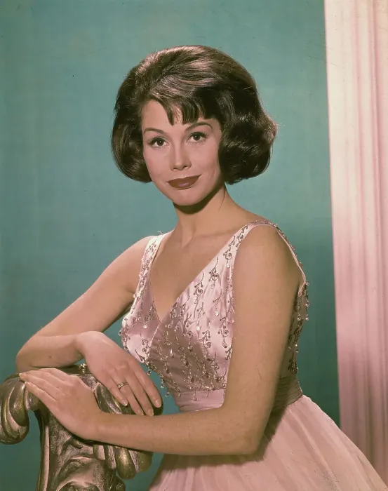 Framed Print : Portrait of Mary Tyler Moore Framed Print : Portrait of Mary Tyler Moore