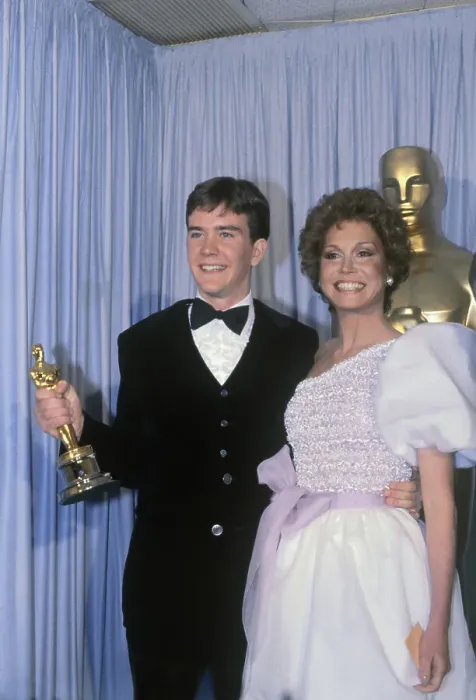 Framed Print : Portrait of Mary Tyler Moore and Timothy Hutton Framed Print : Portrait of Mary Tyler Moore and Timothy Hutton