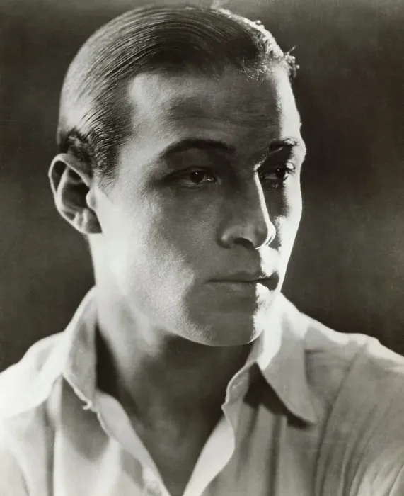 Framed Print : Portrait of Matinee Idol Rudolph Valentino Framed Print : Portrait of Matinee Idol Rudolph Valentino