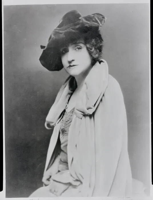 Framed Print : Portrait of Minnie Maddern Fiske Framed Print : Portrait of Minnie Maddern Fiske