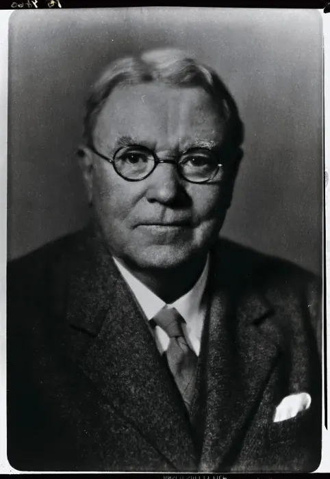 Framed Print : Portrait of Physiologist Walter Bradford Cannon Framed Print : Portrait of Physiologist Walter Bradford Cannon