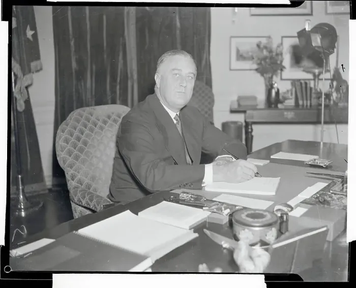 Framed Print : Portrait of President Franklin D. Roosevelt Framed Print : Portrait of President Franklin D. Roosevelt