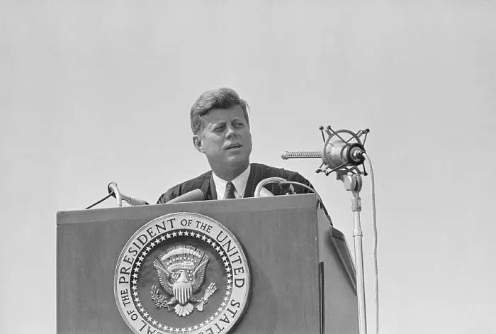Framed Print : Portrait of President John F. Kennedy
