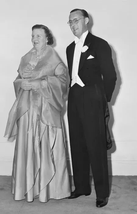 Framed Print : Portrait of Queen Juliana with Prince Bernhard Framed Print : Portrait of Queen Juliana with Prince Bernhard
