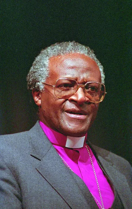 Framed Print : Portrait of Reverend Desmond Tutu Framed Print : Portrait of Reverend Desmond Tutu