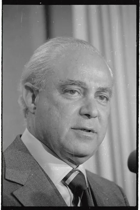 Framed Print : Portrait of Robert Strauss Framed Print : Portrait of Robert Strauss