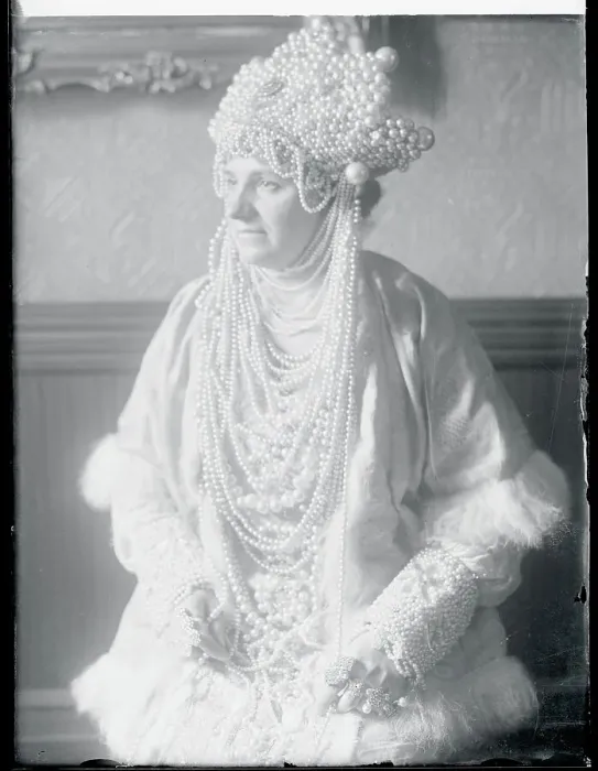 Framed Print : Portrait of a Russian Countess