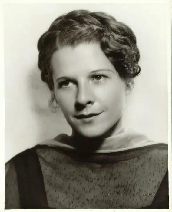 Framed Print : Portrait of Ruth Gordon Framed Print : Portrait of Ruth Gordon