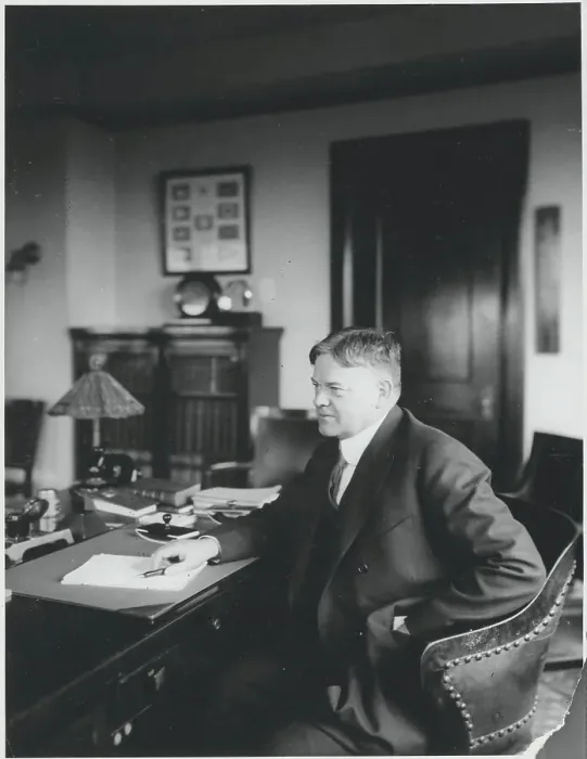 Framed Print : Portrait of Secretary of Commerce Herbert Hoover at His Desk Framed Print : Portrait of Secretary of Commerce Herbert Hoover at His Desk