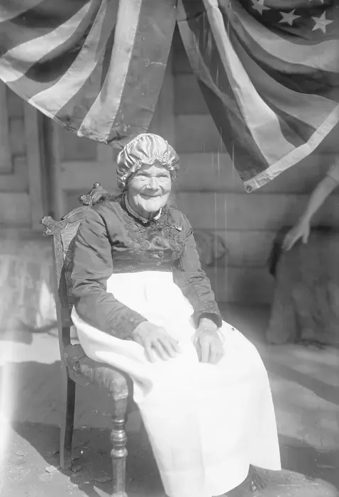 Framed Print : Portrait of senior woman on chair, Grant City, Staten Island, New York State, USA, October 4, 1926 Framed Print : Portrait of senior woman on chair, Grant City, Staten Island, New York State, USA, October 4, 1926