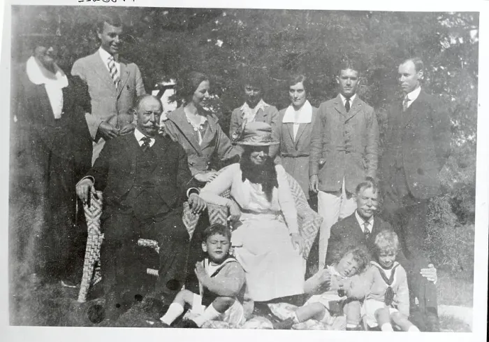 Framed Print : Portrait of The Taft Family Framed Print : Portrait of The Taft Family